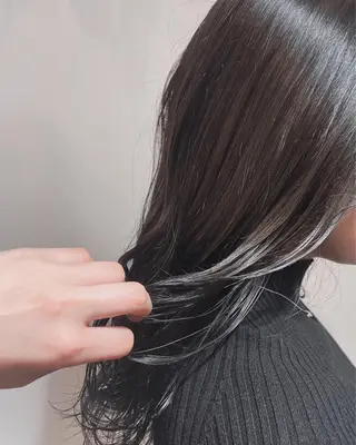 ロング カラー 💛🤍U too e’s 鎌倉🧸のヘアスタイル