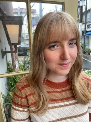 セミロング カラー KURIA‪‪*⋆ஐ ブリーチ/韓国ヘアのヘアスタイル