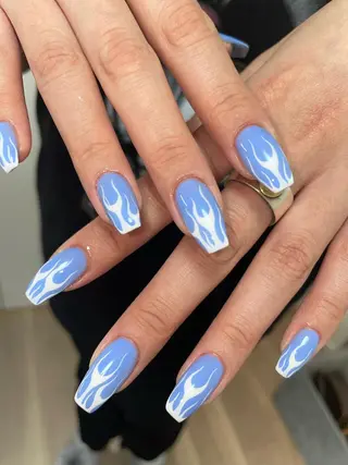 ミディアム ネイル YUNA FUKUDAのネイルデザイン