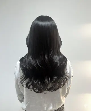 ロング カラー 透明感Color🩶 髪質改善 ユウナ🦋のヘアスタイル