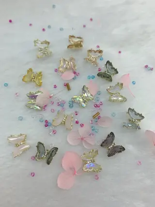 ネイル 🦋ネイルサロン ブラン🌈ゆりのネイルデザイン