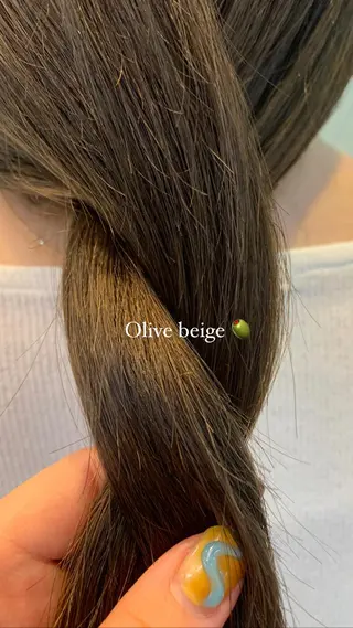 セミロング やざき ちかのヘアスタイル