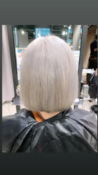 ショート カラー 渋谷🤍ブリーチ エクステ🤍アミルのヘアスタイル