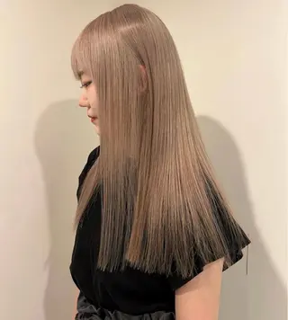 ロング カラー PELE ハイトーン RIMUのヘアスタイル