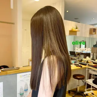 ロング A. Seoのヘアスタイル