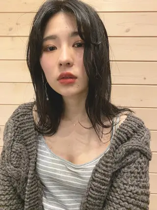 セミロング カラー パーマ 安達 俊亮のヘアスタイル