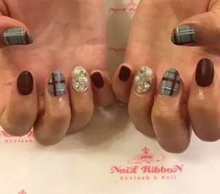 ネイル ネイルリボン 受付スタッフのネイルデザイン