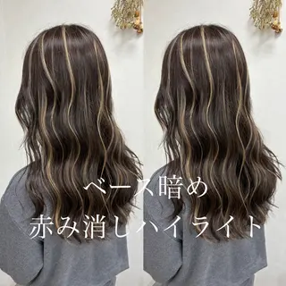 セミロング issy/ハイライト ハイトーン／レイヤーのヘアスタイル