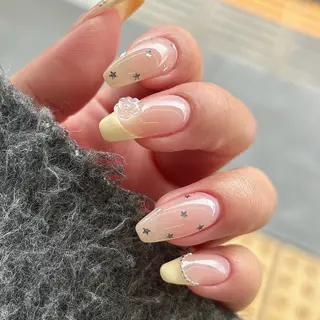 ネイル abbie新宿東口店所属・Tsunemi Sumireのネイルデザイン