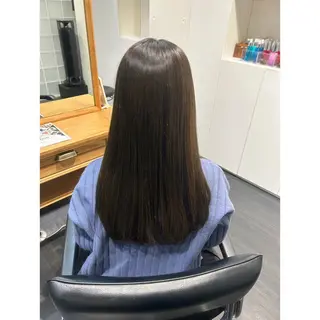 ロング カラー 山本 凪のヘアスタイル
