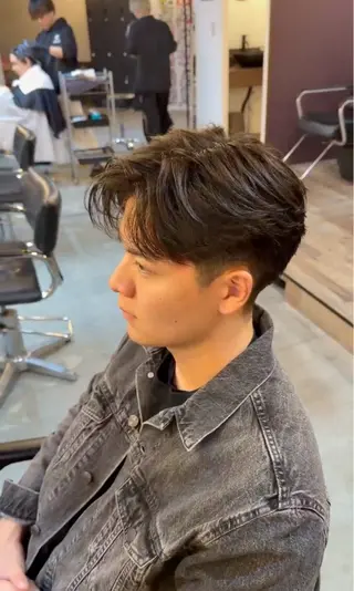 ショート パーマ メンズ おがた たくむの眉毛・アイブロウイメージ