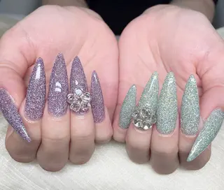 ネイル アヤメネイル 最新チップスカルプのネイルデザイン