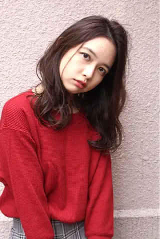 ミディアム カラー パーマ tuuli トゥーリのヘアスタイル