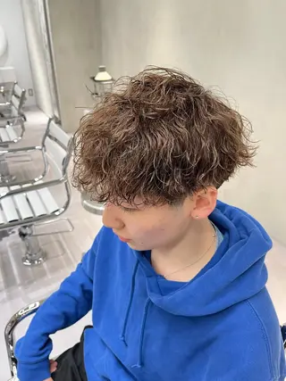 ショート パーマ メンズ ⚡メンズパーマフ ェードカットTomyのヘアスタイル