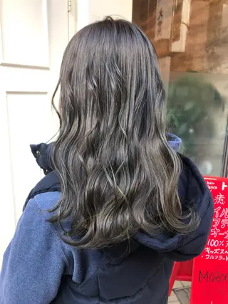 セミロング カラー uru" すずきさゆりのヘアスタイル