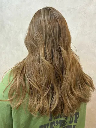 ロング カラー 【aini天王寺】 𝐚𝐢𝐫𝐢✂︎のヘアスタイル
