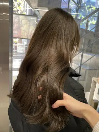 カラー コト ネのヘアスタイル