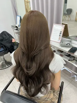 ロング カラー 柔らかオリーブ🌿 HIMARI🌻のヘアスタイル
