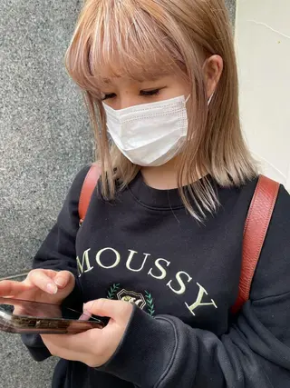ショート カラー tomo🍒パーマ ハイトーン似合わせのヘアスタイル