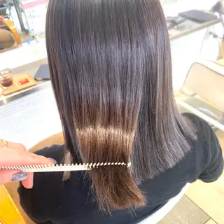 ミディアム カラー 小野 茉奈美のヘアスタイル