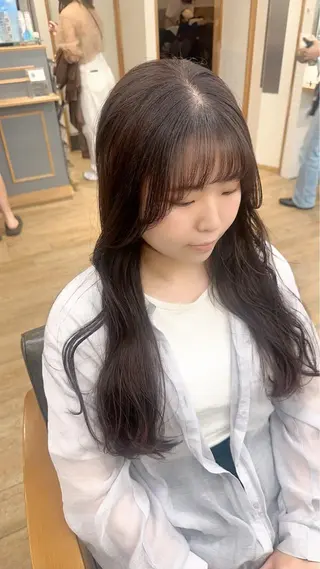 セミロング カラー パーマ ヘアアレンジ メンズ キッズ ネイル マツエク・マツパ アイブロウ レイヤーカット／顔周 りカット/縮毛矯正のヘアスタイル