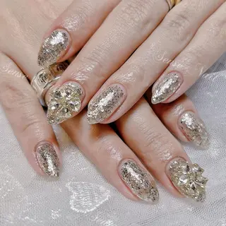 ネイル Queening 🦋のネイルデザイン