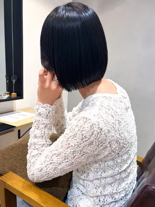 ショート カラー 地毛風ストレート ミニボブ🌷江梨🍎のヘアスタイル