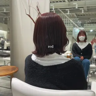 ミディアム カラー 峯崎 葵のヘアスタイル