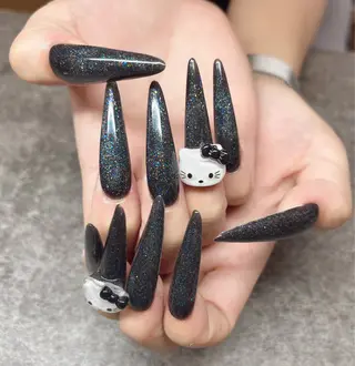 ネイル R inのネイルデザイン