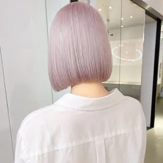 ショート カラー ヘアアレンジ 🎨ハイトーン/ 切りっぱなし みつきのヘアスタイル