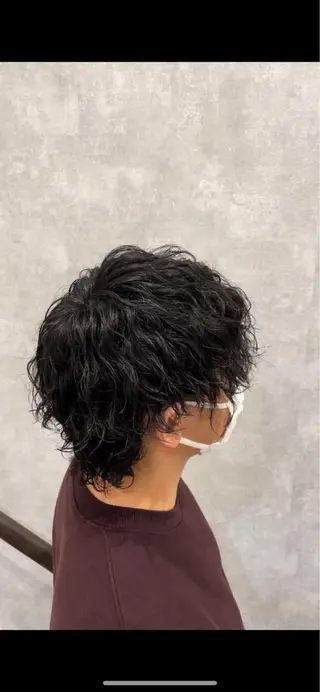 ミディアム パーマ メンズ 港南台短髪特化 フェザーパーマのヘアスタイル