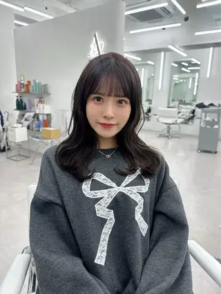 セミロング カラー 透明感カラー✨🩵 韓国ヘアkanatoのヘアスタイル
