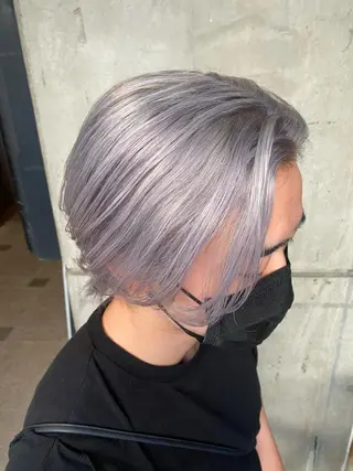 ショート 透け感ベージュ ／ミハルのヘアスタイル