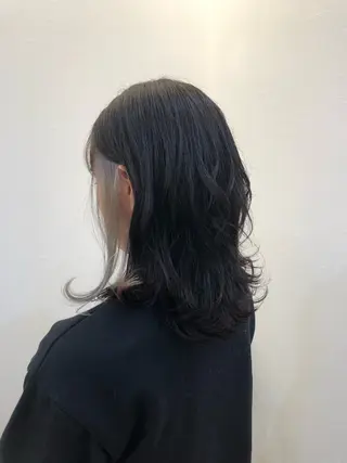 カラー ツノガイ エリのヘアスタイル
