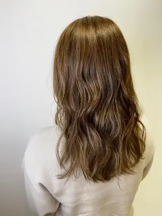 セミロング カラー 🐺ウルフ/レイヤー 似合わせ‎🤍沙羅のヘアスタイル