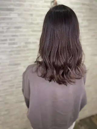 ミディアム カラー 平田 怜のヘアスタイル