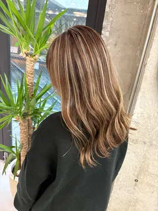 セミロング カラー ♡ハイライトカラー shinri♡のヘアスタイル