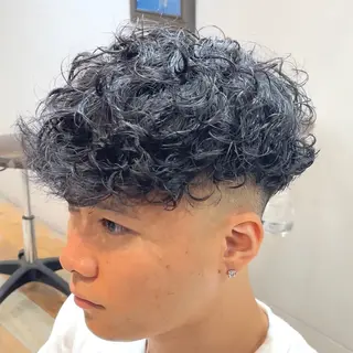 パーマ メンズ メンズサロン🔥 プリストオオサカのヘアスタイル