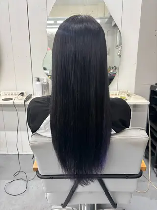 ロング カラー 腰越 麻奈のヘアスタイル