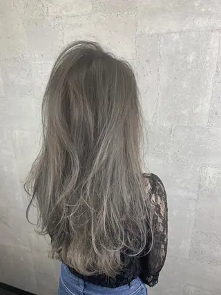 カラー still .のヘアスタイル