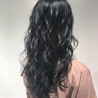 ロング カラー ヘアアレンジ Zina渋谷エリア マネージャShionのヘアスタイル