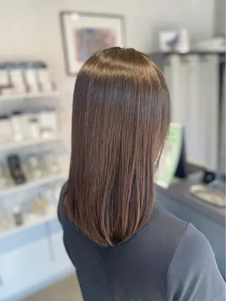 セミロング 根本 真奈のヘアスタイル