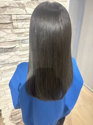 ロング カラー Maki /カラー/ブリーチのヘアスタイル