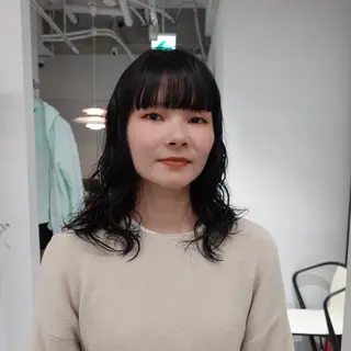 セミロング カラー パーマ ヘアアレンジ 🌐サトウ リョウ🌐のヘアスタイル