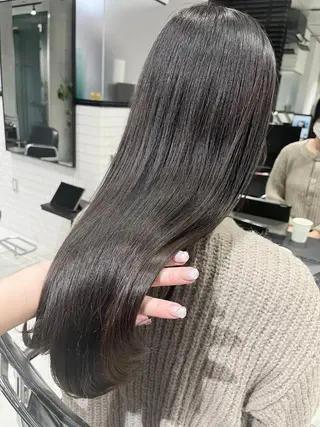 ロング カラー ヘアアレンジ 透明感/オリーブ/ グレージュ/YUKAのヘアスタイル