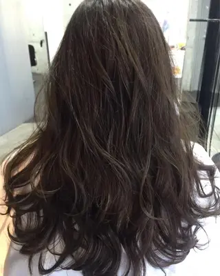セミロング ロング カラー SUNNY GRACEのヘアスタイル