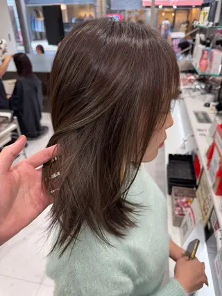 ミディアム カラー ヘアアレンジ 目黒 碧人のヘアスタイル