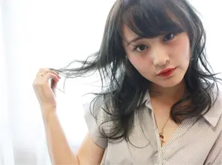 ミディアム カラー tuuli トゥーリのヘアスタイル