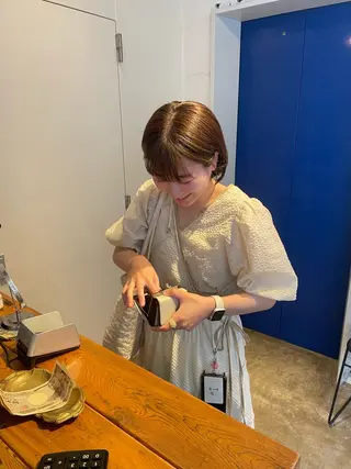ショート カラー MIOベージュカラー 柔らかいカラーのヘアスタイル