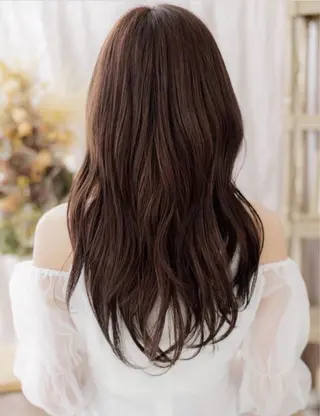 ロング 松山 彩香のヘアスタイル